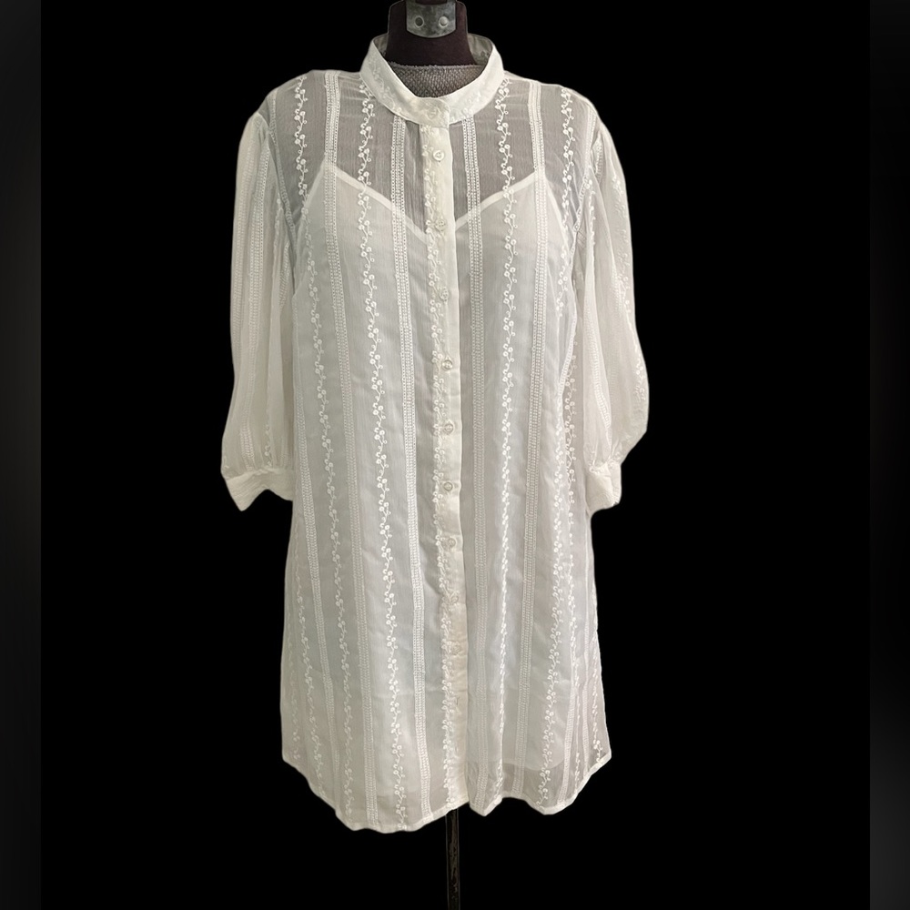 ModCloth dress with full slip. Size Large  NWT. Runs small.